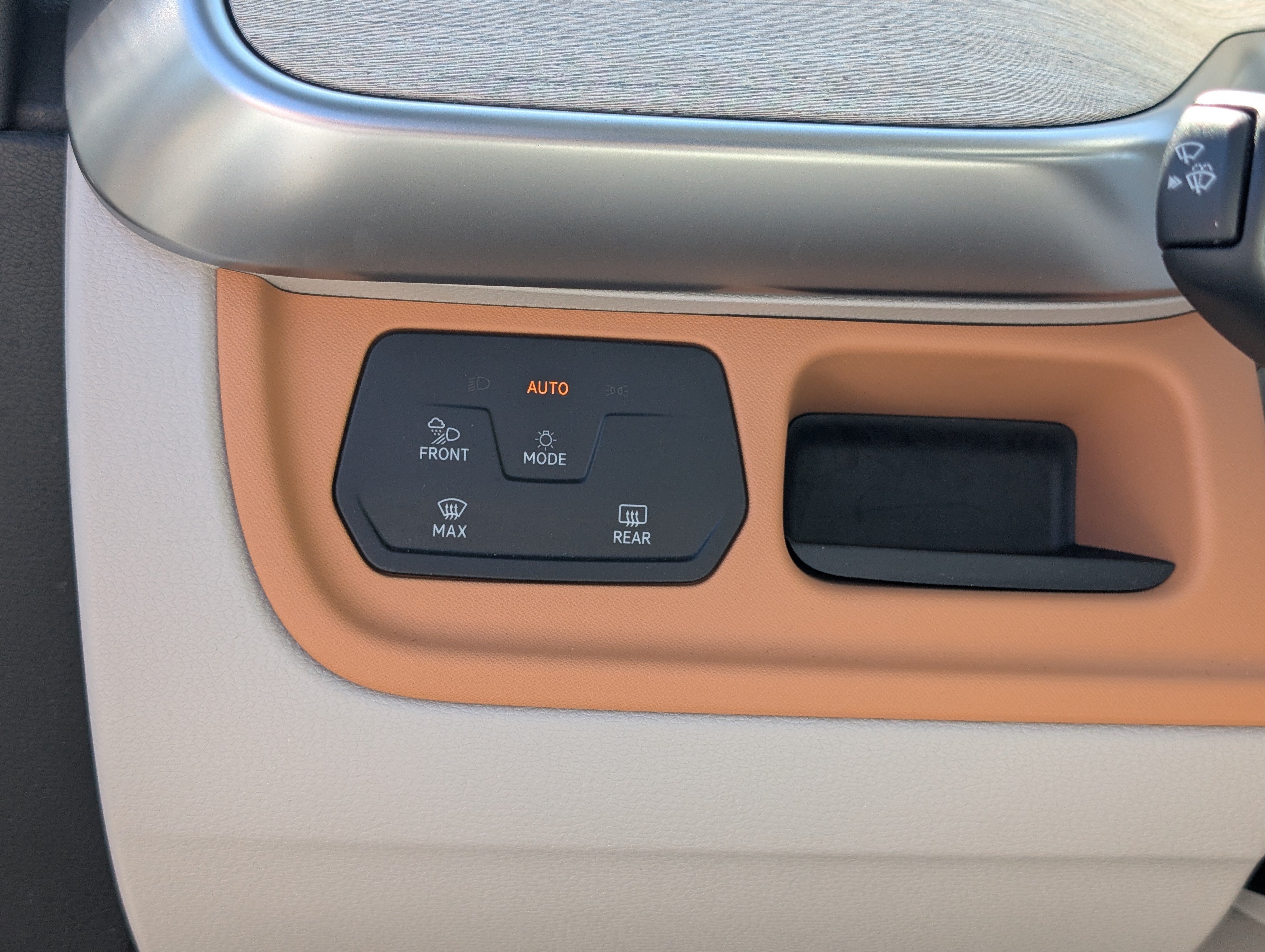 Used 2025 Volkswagen ID. Buzz 1st Edition RWD image 23