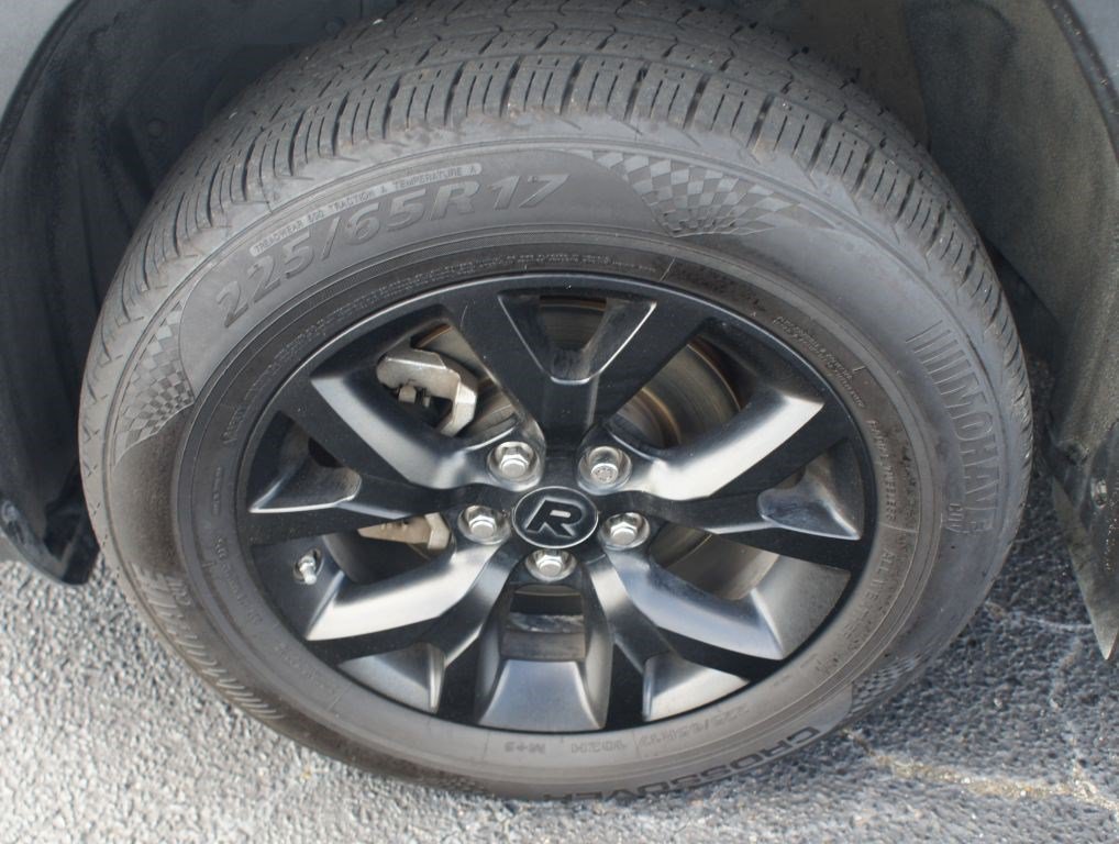 Used 2024 Toyota RAV4 LE FWD image 23
