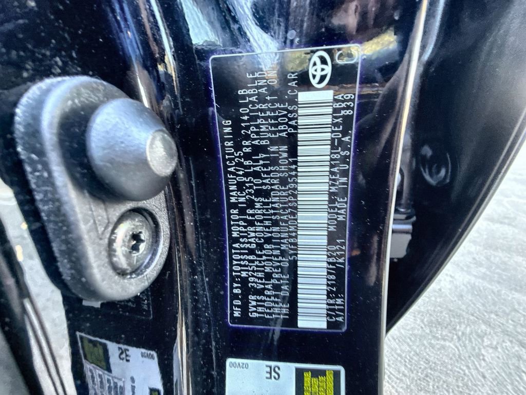 Used 2025 Toyota Corolla LE FWD image 24