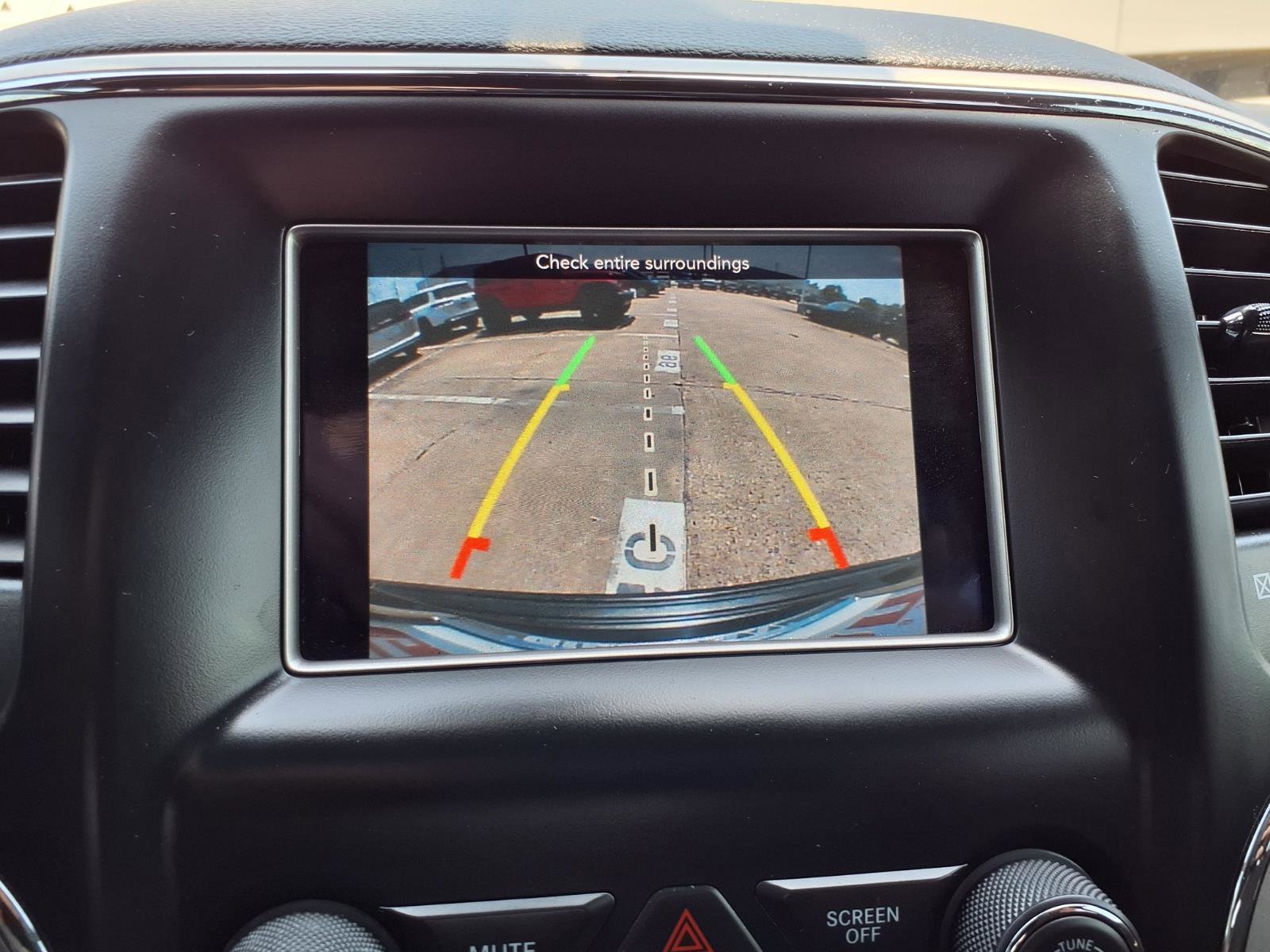 Used 2019 Jeep Grand Cherokee Laredo RWD image 6