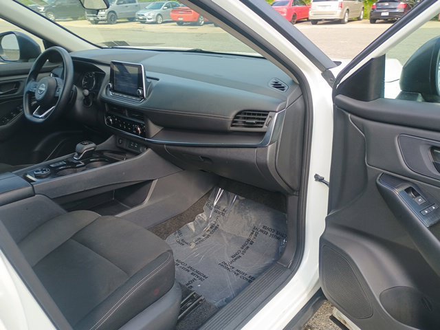 Used 2024 Nissan Rogue S AWD/4WD image 13