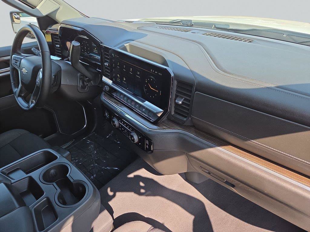 Used 2023 Chevrolet Silverado 1500 LT AWD/4WD image 36