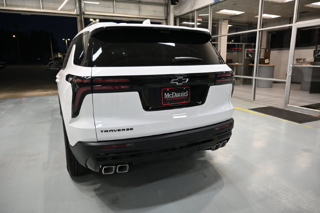 New 2027 Chevrolet Traverse LT w/ Midnight/Sport Edition FWD image 6