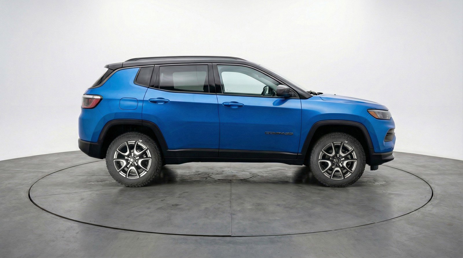 Used 2025 Jeep Compass Trailhawk image 11