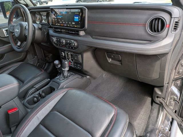 Used 2024 Jeep Gladiator Rubicon AWD/4WD image 29