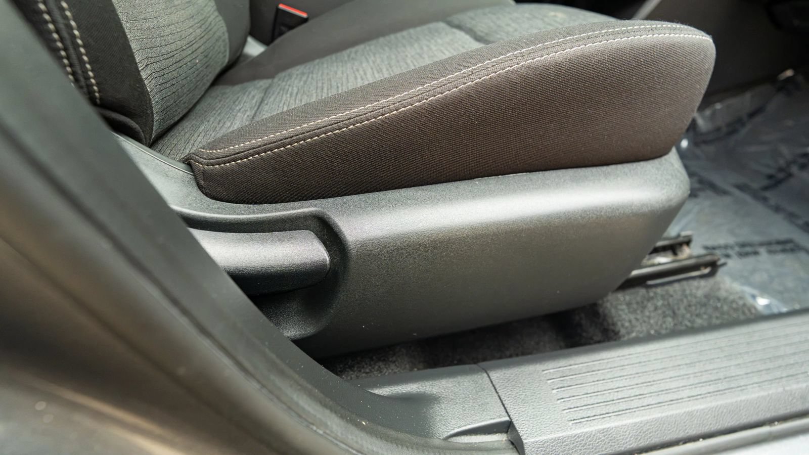 Used 2023 Nissan Rogue SV AWD/4WD image 12