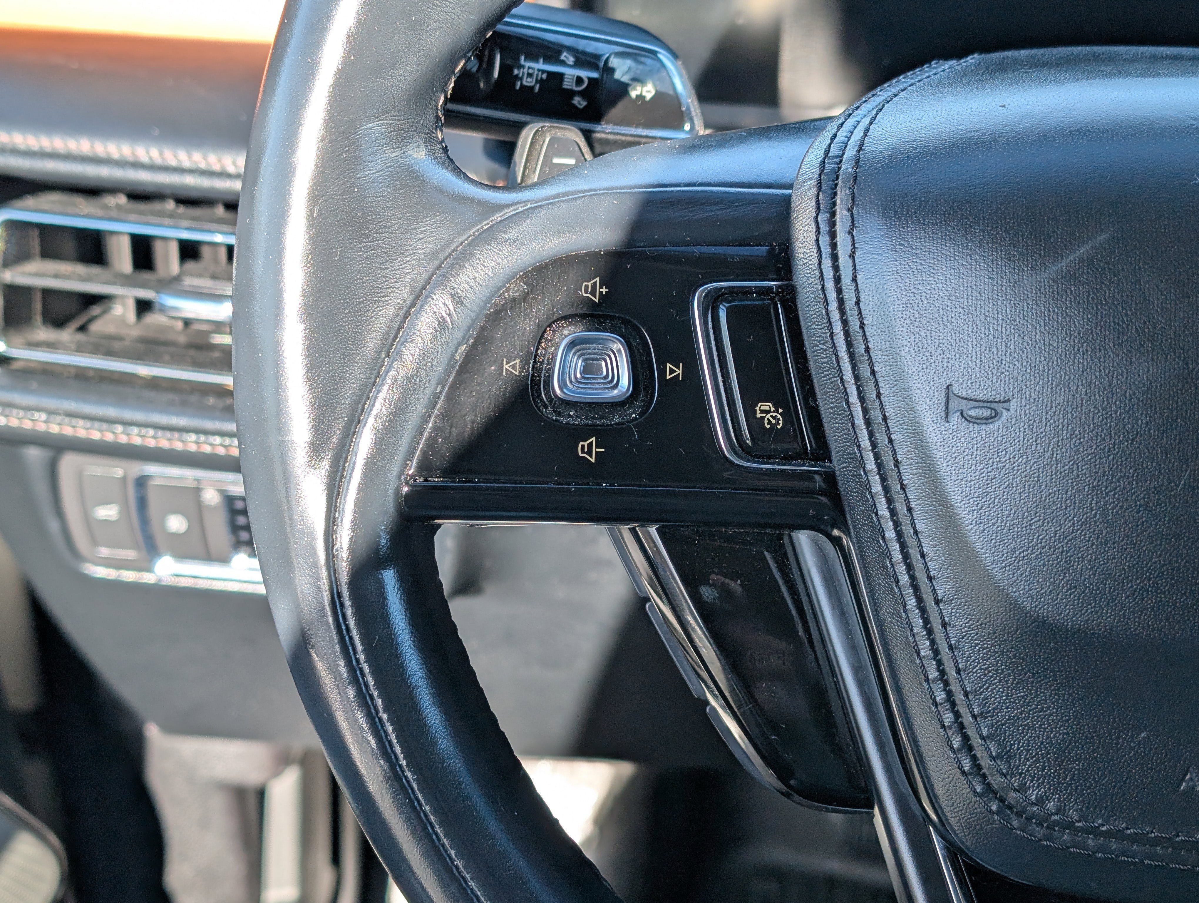 Used 2020 Lincoln Aviator Reserve w/ Equipment Group 202A image 22