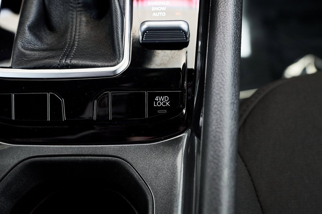 Used 2023 Jeep Compass Sport image 44