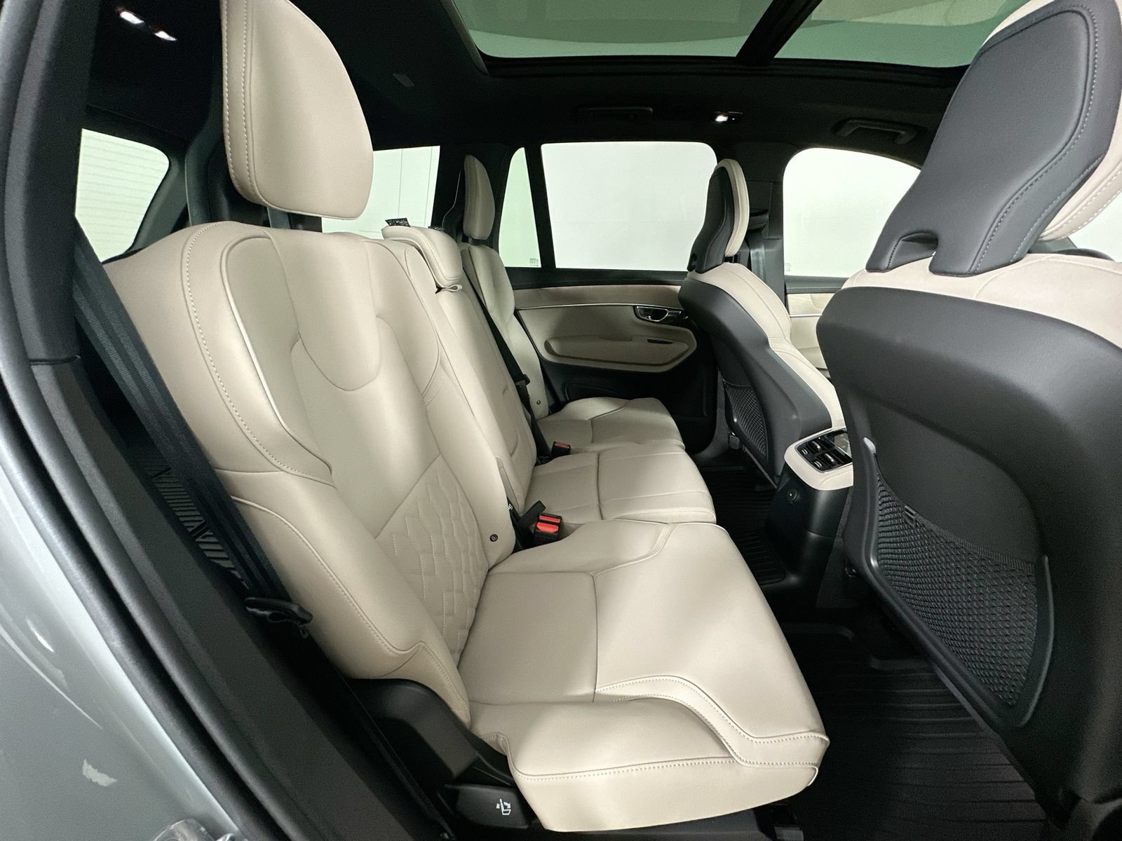 New 2026 Volvo XC90 T8 Plus w/ Protection Package Premier AWD/4WD image 41