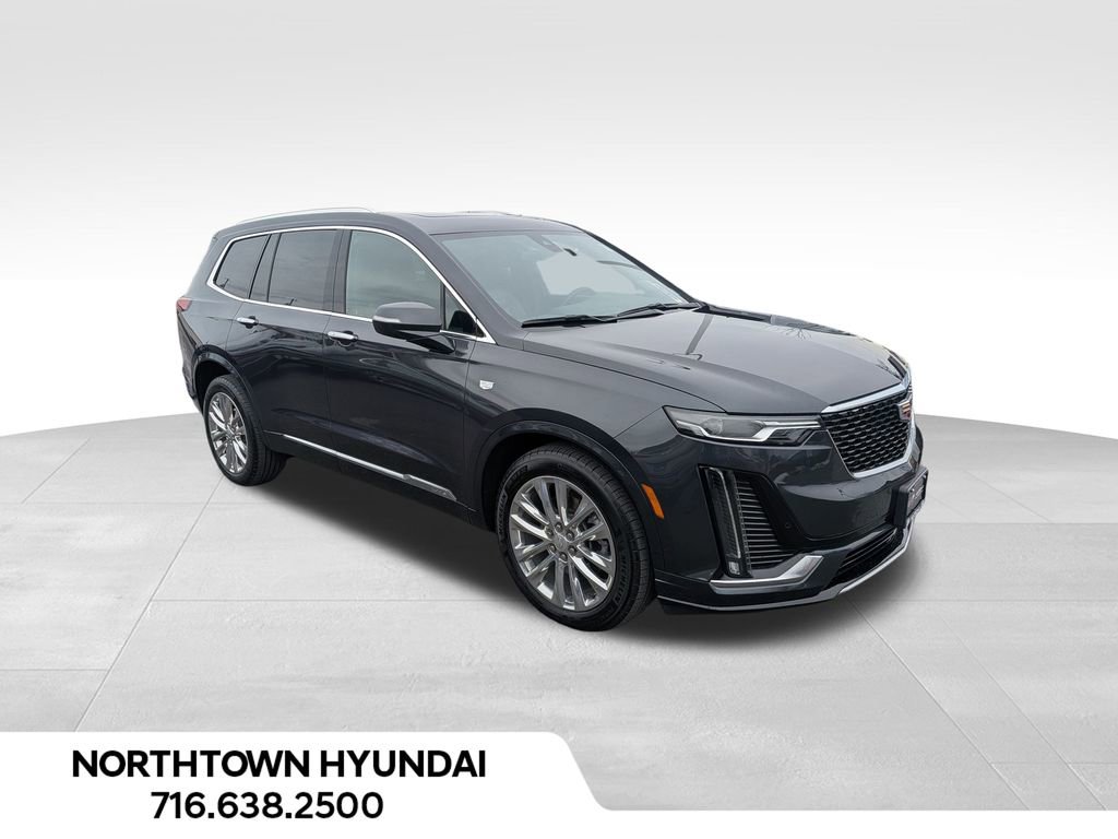 Used 2023 Cadillac XT6 Premium Luxury image 2