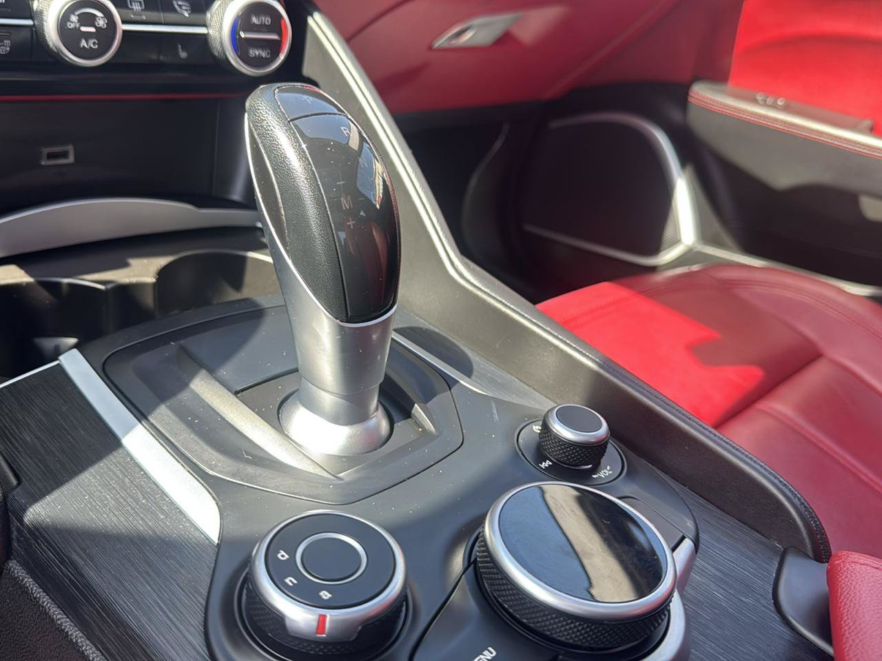 Used 2019 Alfa Romeo Giulia AWD w/ Cold Weather Package image 26