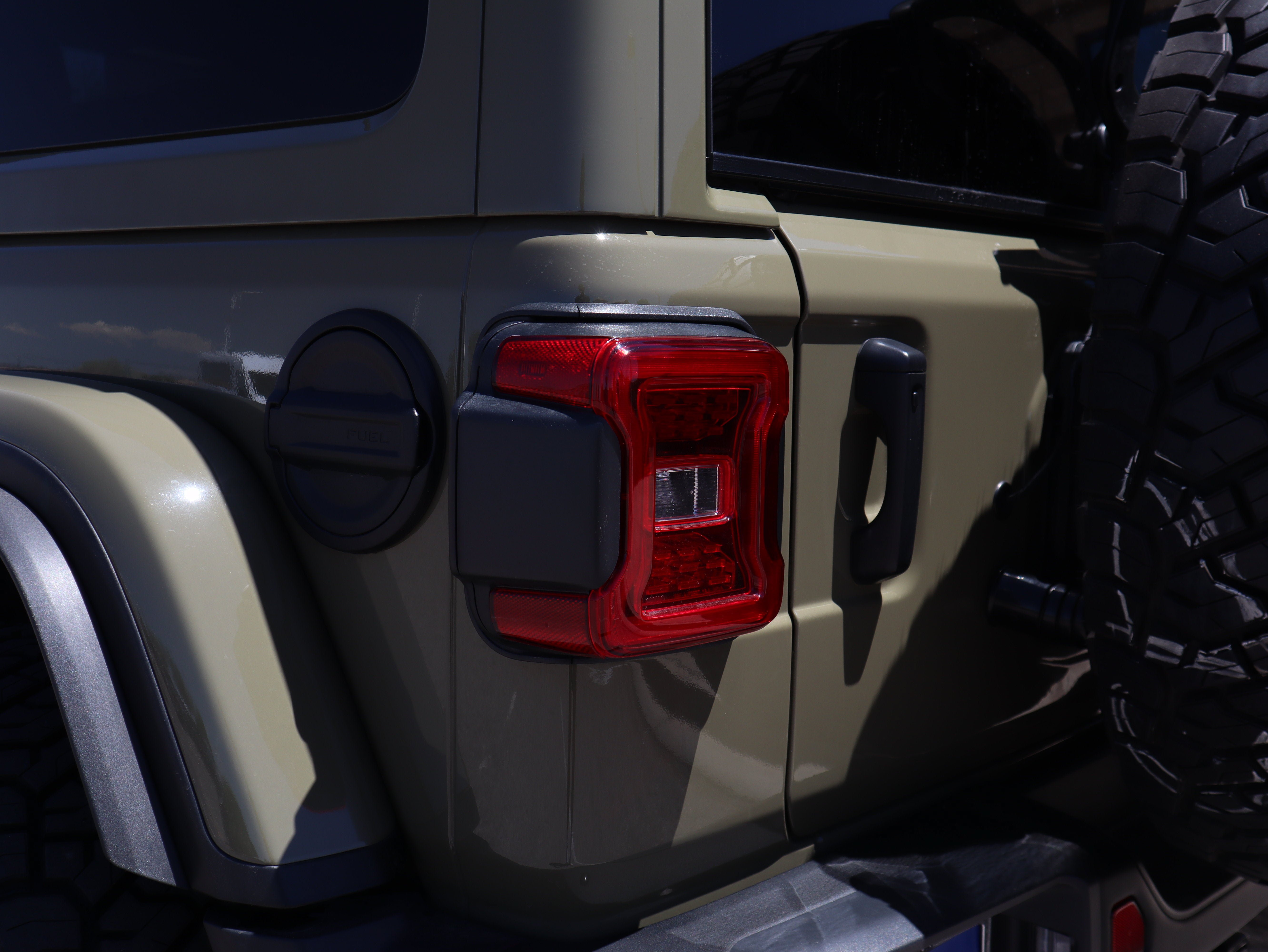 Used 2025 Jeep Wrangler Unlimited Rubicon AWD/4WD image 18