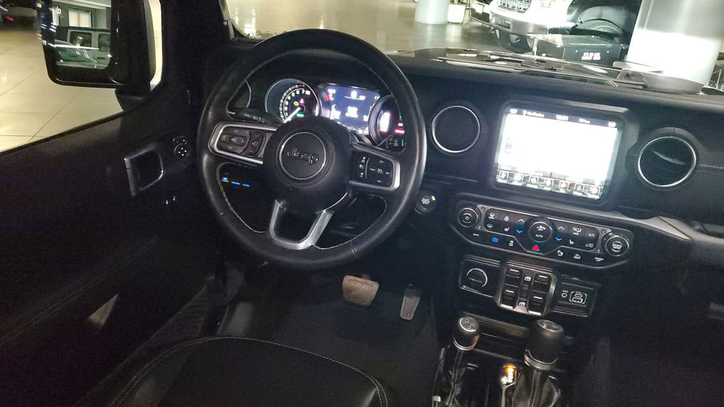 Used 2022 Jeep Wrangler Unlimited Sahara w/ Cold Weather Group image 13