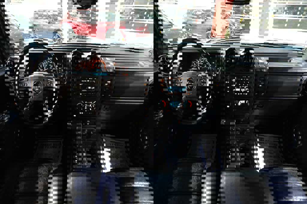 Used 2005 HUMMER H2 w/ Preferred Equipment Group image 25