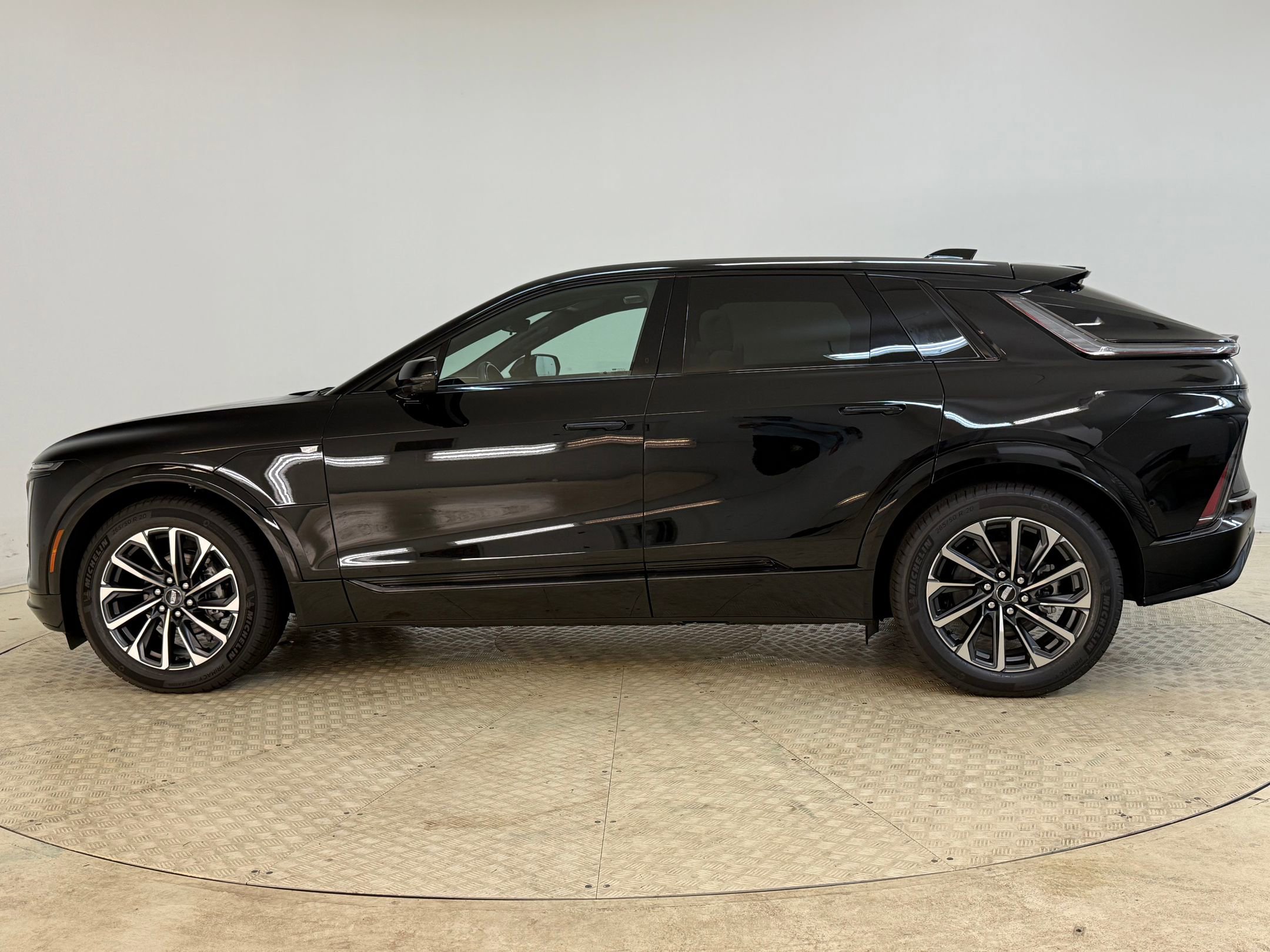 New 2026 Cadillac Lyriq Premium Sport image 2