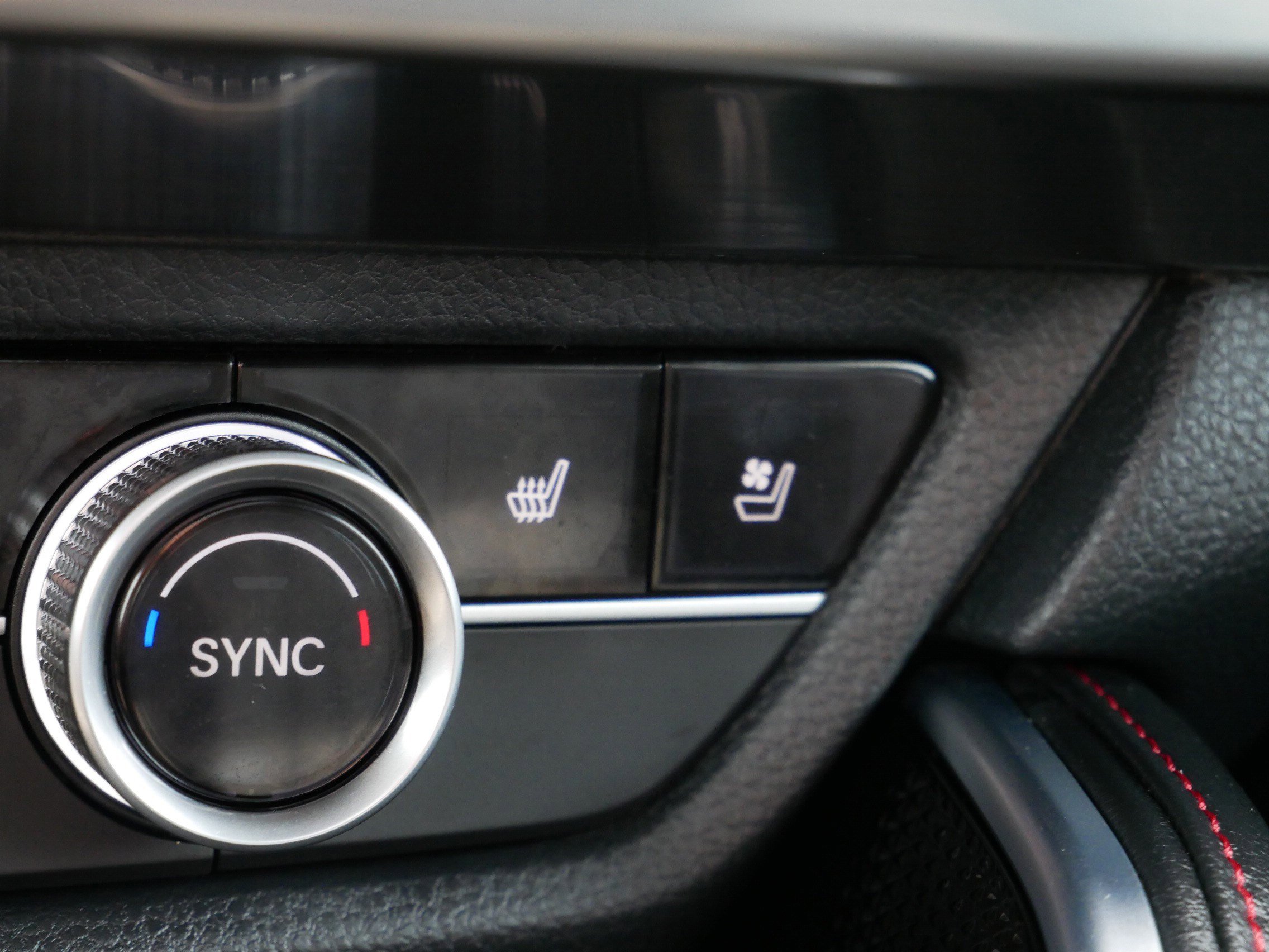 Certified 2025 Acura ADX A-Spec image 30