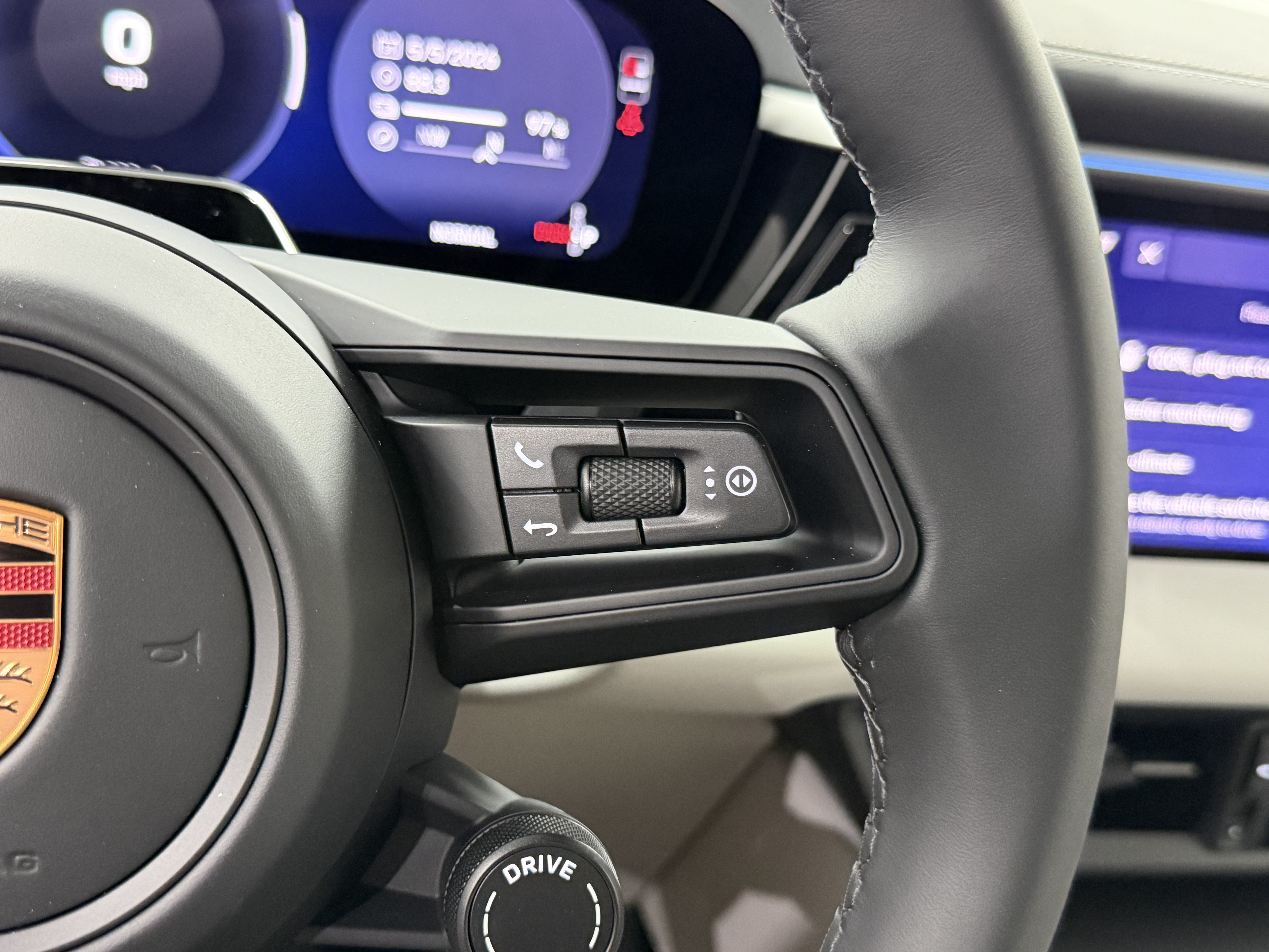 New 2026 Porsche Macan 4 Electric AWD/4WD image 49