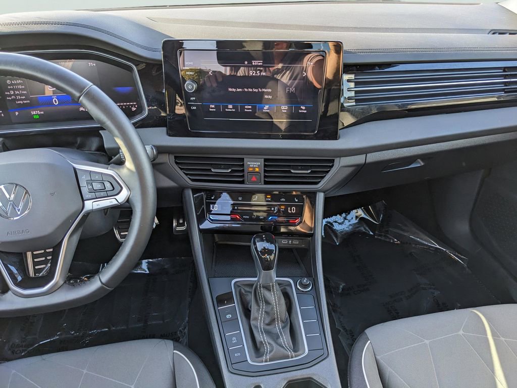 Certified 2025 Volkswagen Jetta Sport image 12