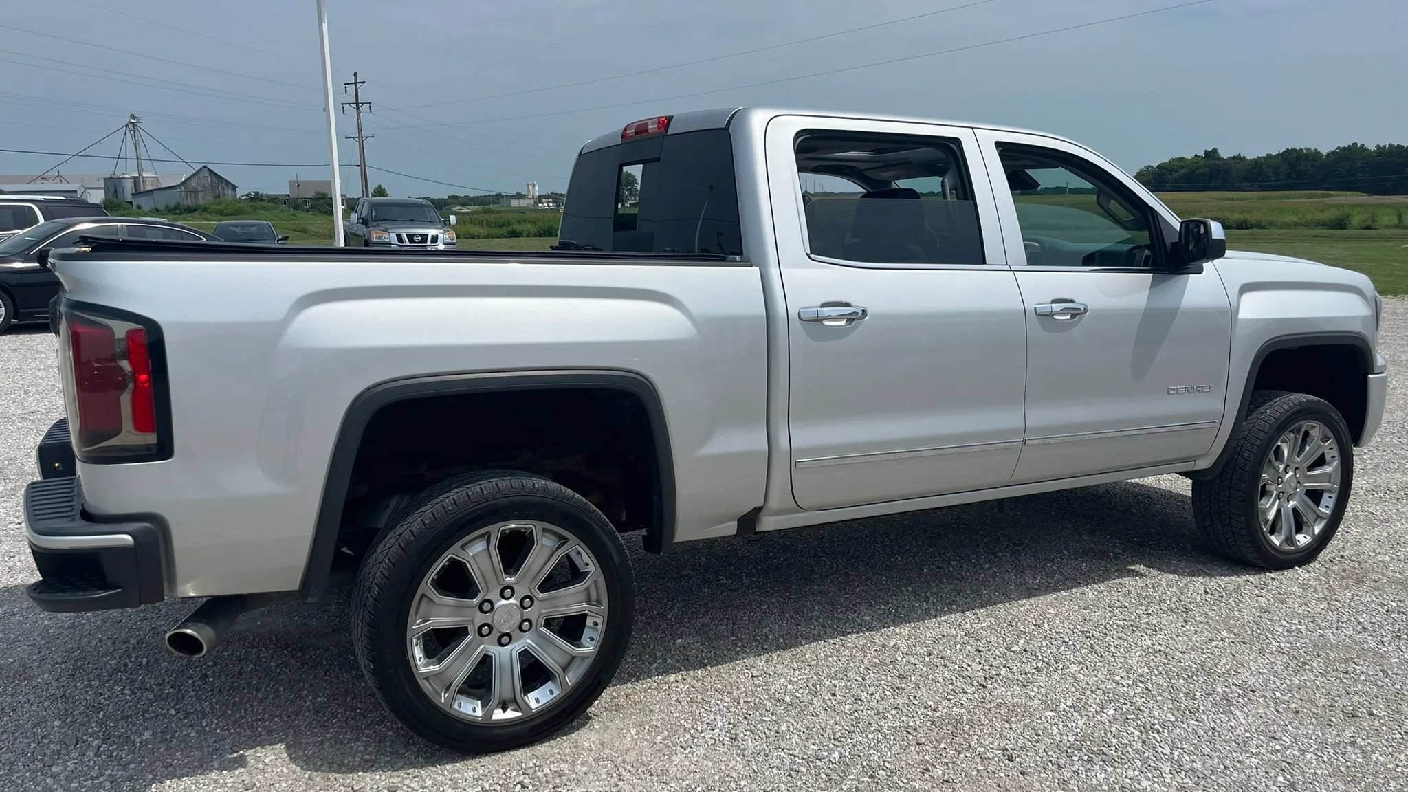 Used 2018 GMC Sierra 1500 Denali w/ Denali Ultimate Package AWD/4WD image 3