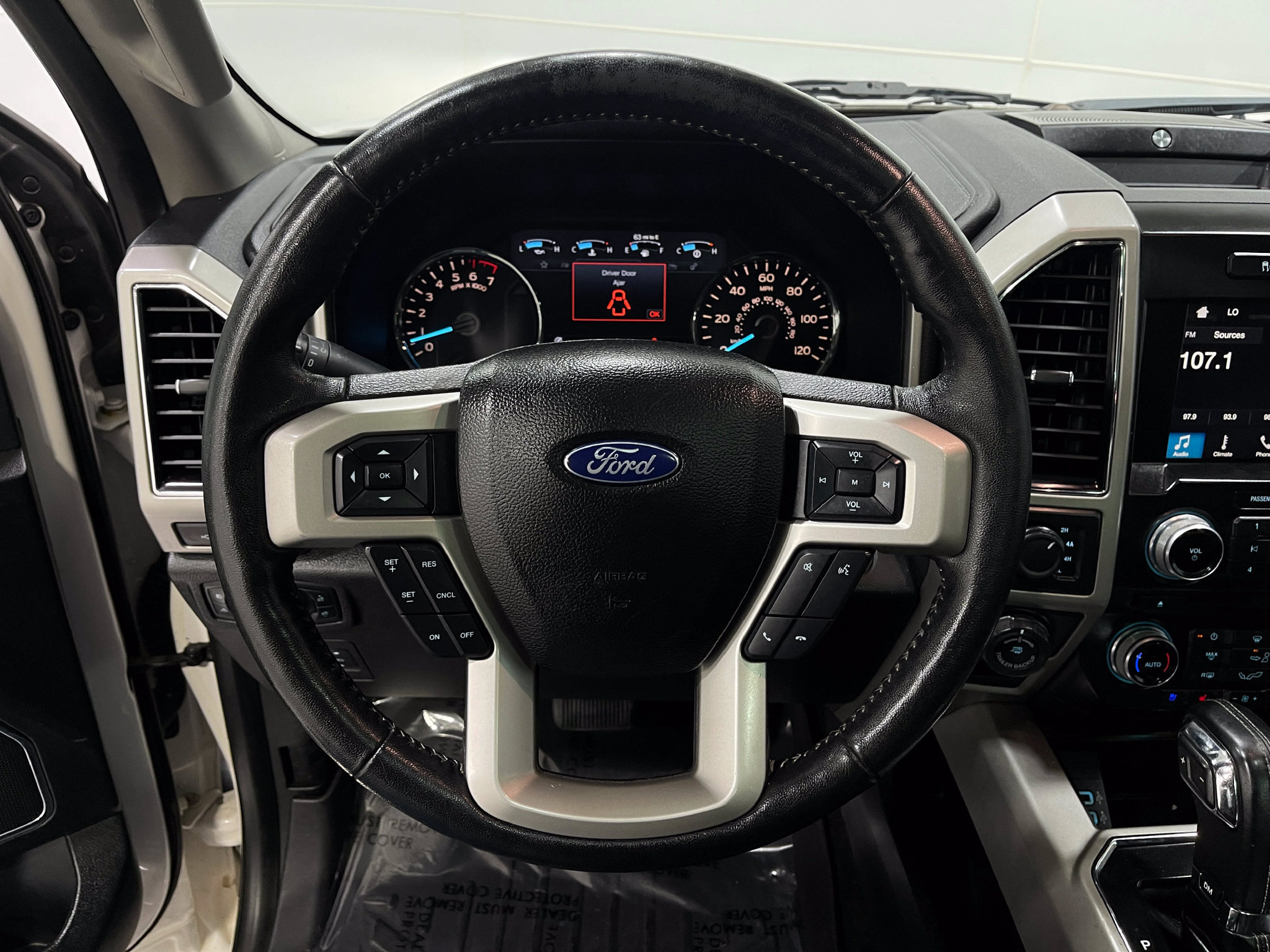 Used 2018 Ford F150 Lariat w/ Equipment Group 502A Luxury AWD/4WD image 22