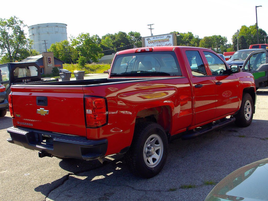 Used 2018 Chevrolet Silverado 1500 W/T AWD/4WD image 4