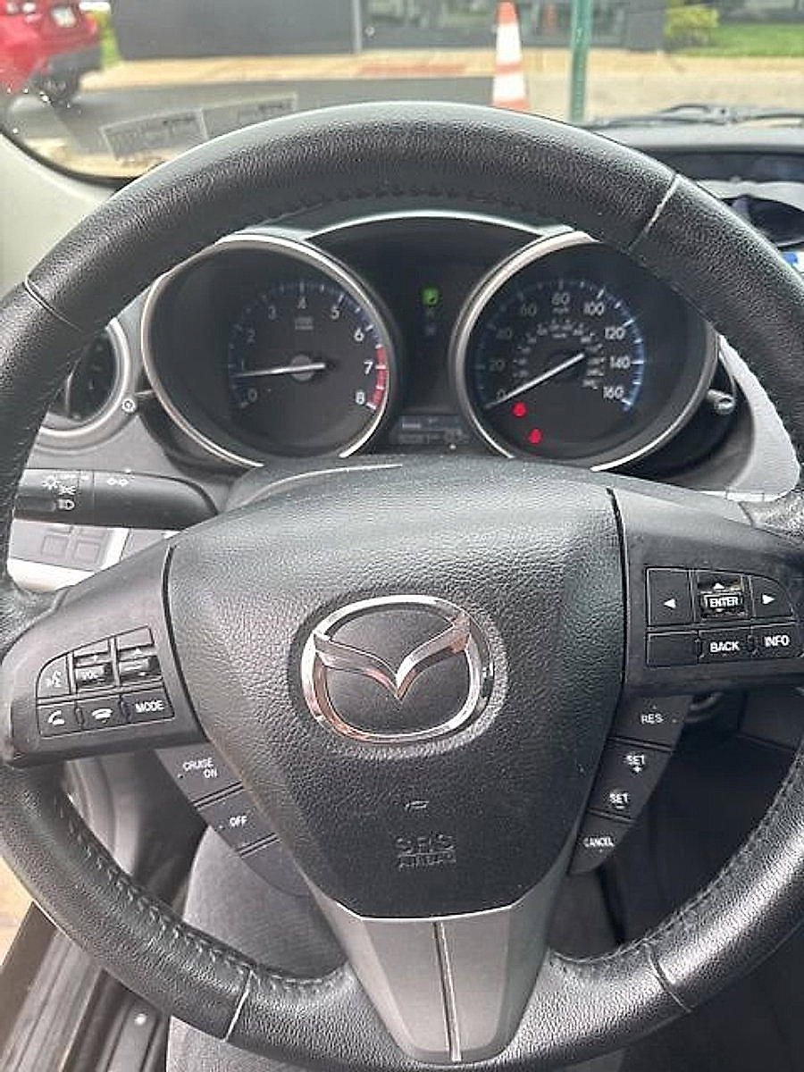 Used 2013 MAZDA MAZDA3 i Touring FWD image 10