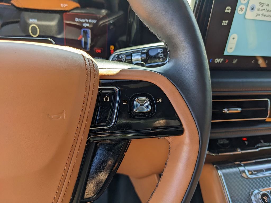 Used 2025 Lincoln Aviator Black Label AWD/4WD image 33