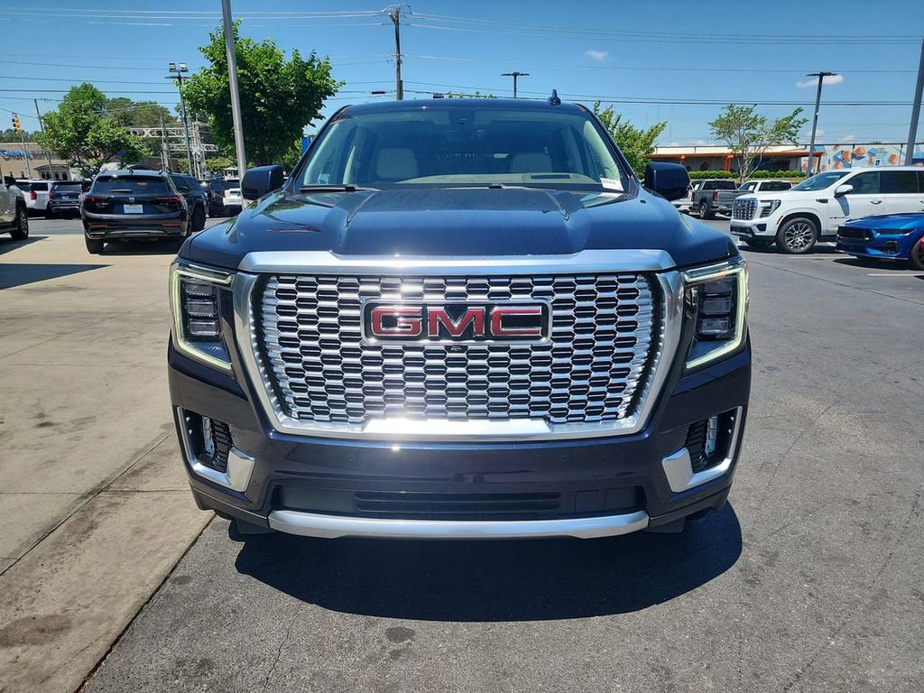 Certified 2021 GMC Yukon Denali w/ Denali Premium Package AWD/4WD image 3