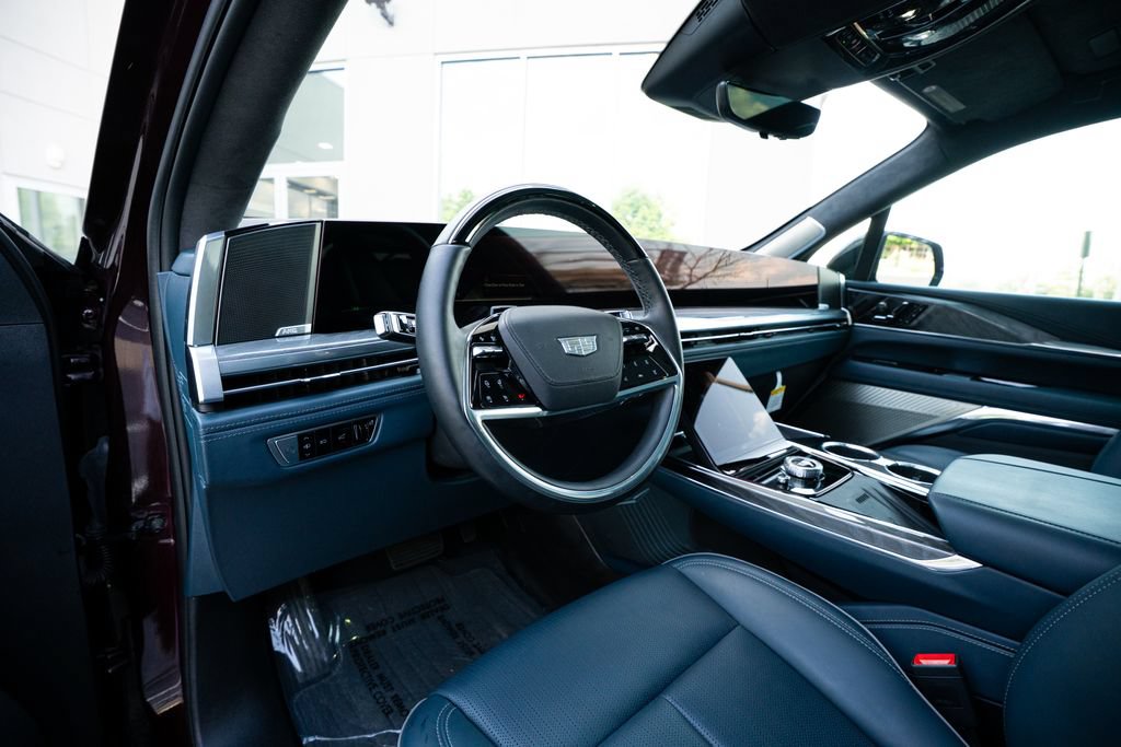 Used 2025 Cadillac Escalade IQ Luxury 2 w/ LPO, Premium Carpet Package AWD/4WD image 28