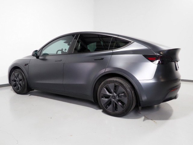 Used 2025 Tesla Model Y AWD image 9