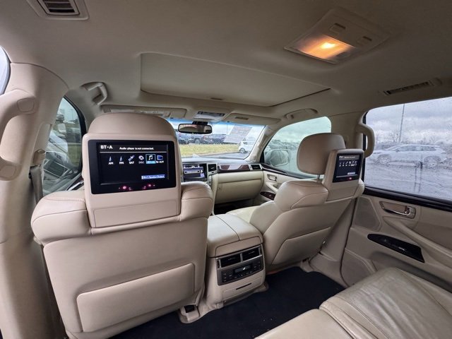Used 2015 Lexus LX 570 4WD image 19