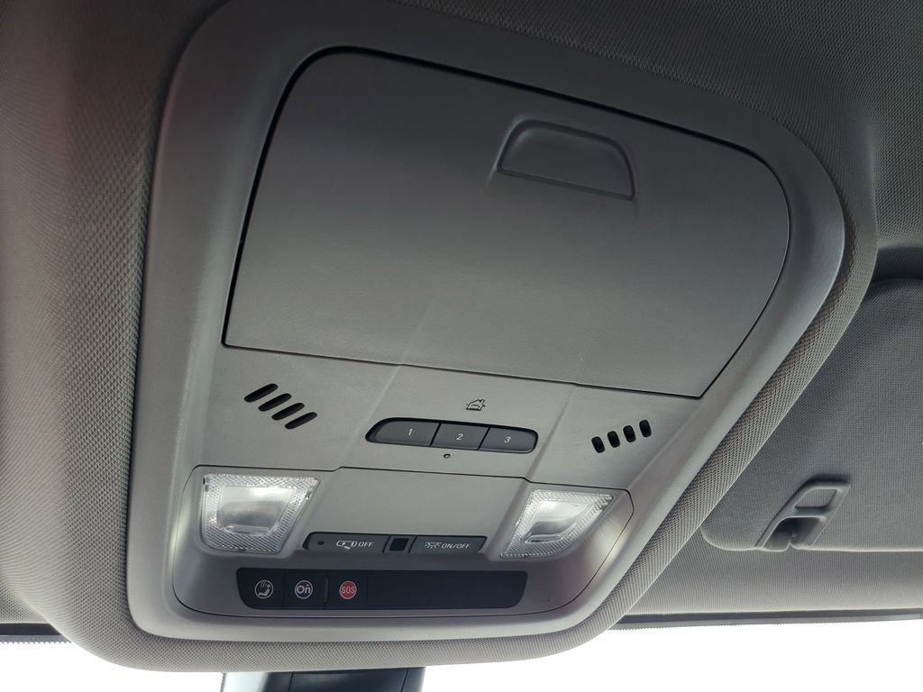 Used 2022 GMC Acadia SLT w/ Preferred Package image 22