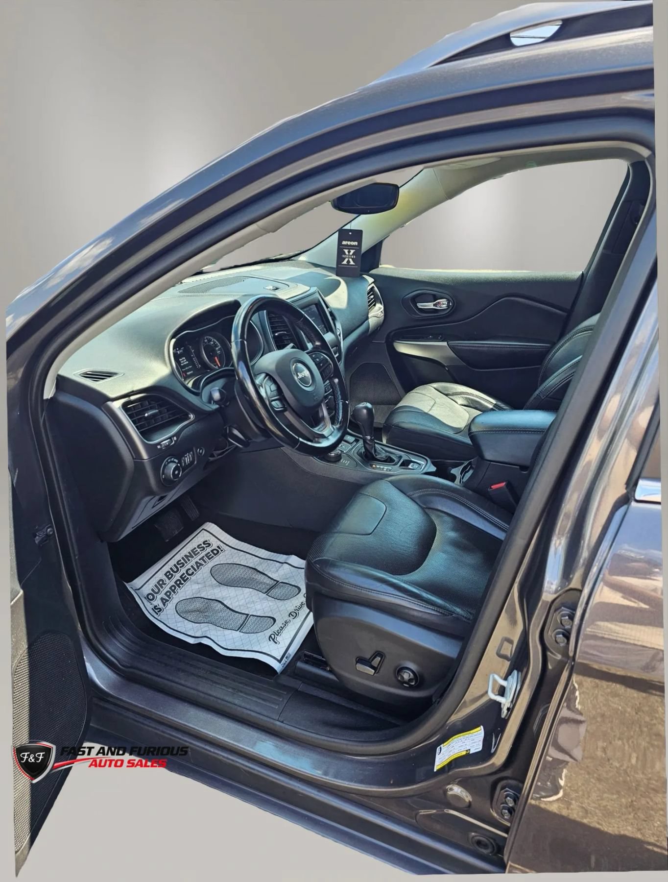 Used 2020 Jeep Cherokee Latitude Lux w/ Comfort/Convenience Group AWD/4WD image 6