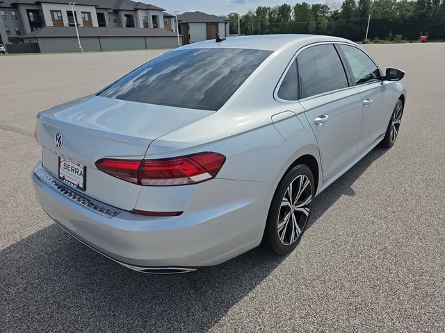 Used 2021 Volkswagen Passat 2.0T SE FWD image 13