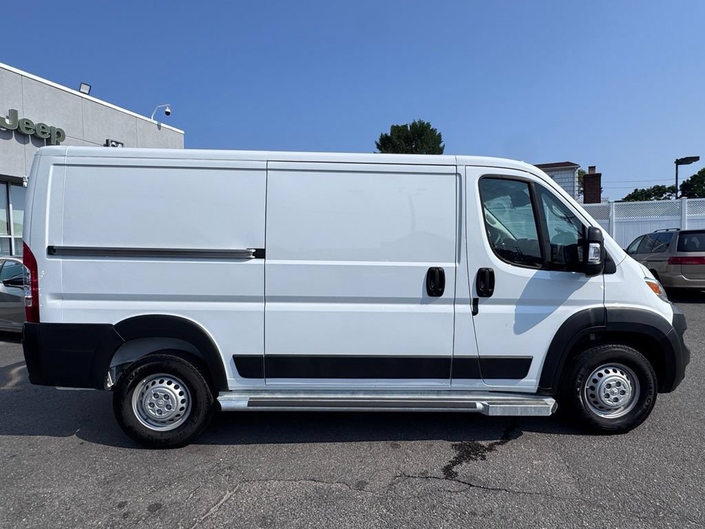 Used 2025 RAM ProMaster 2500 w/ U-Haul Equipment Group FWD image 10