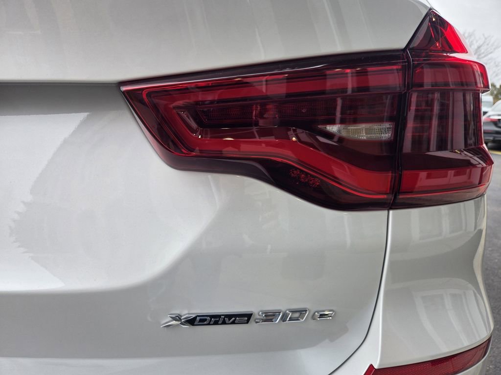 Used 2021 BMW X3 xDrive30e w/ Executive Package image 41