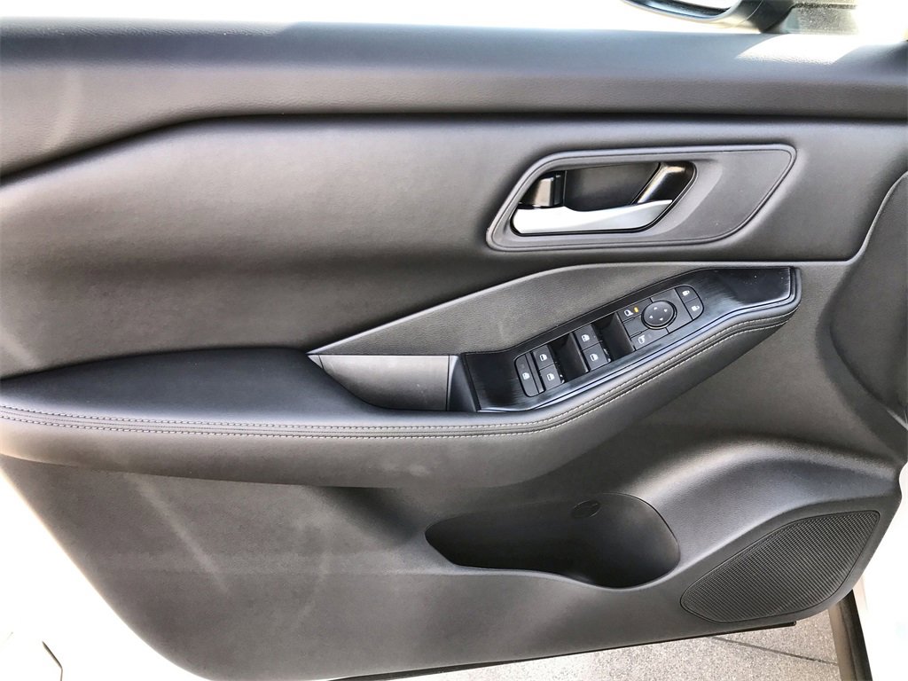 New 2026 Nissan Rogue SV image 13