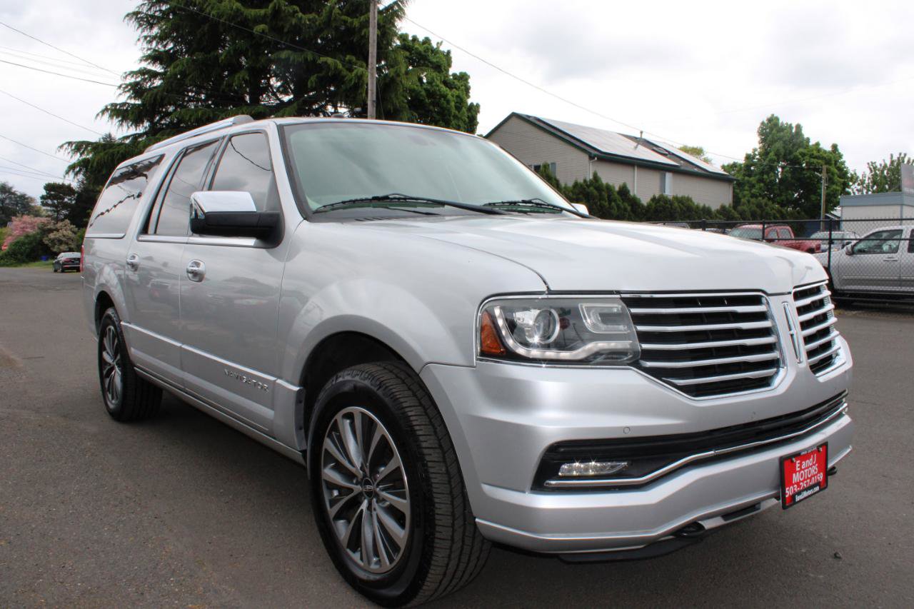 Used 2015 Lincoln Navigator L 4WD image 7