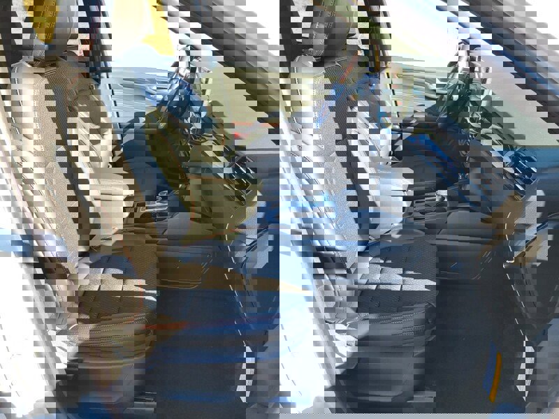 New 2025 Ford Escape ST-Line w/ Tech Pack #1 image 38