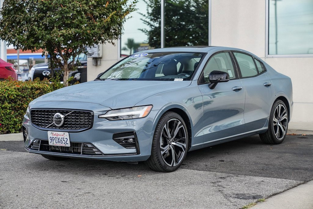 Used 2024 Volvo S60 B5 Core image 3