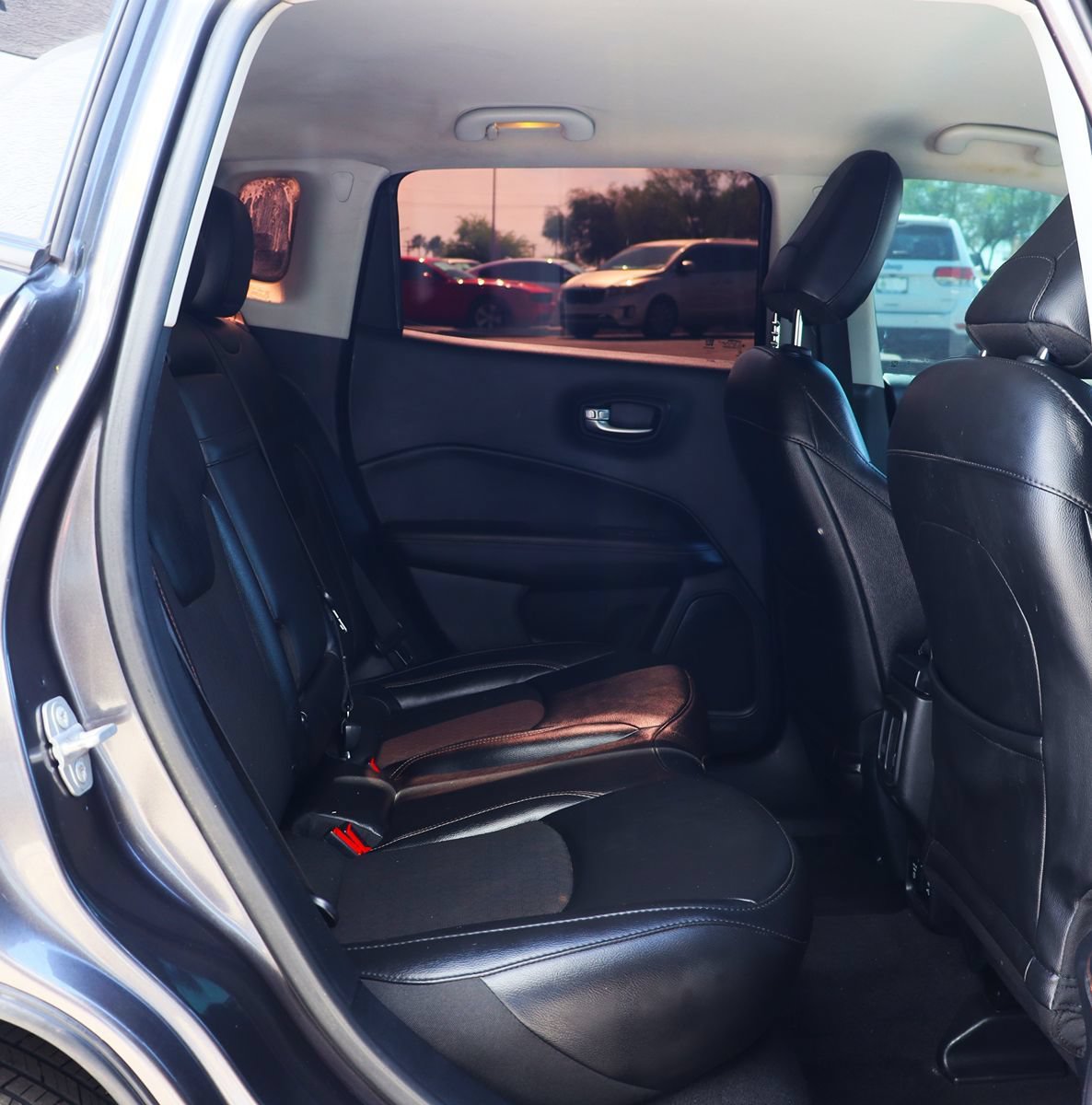Used 2019 Jeep Compass Latitude FWD image 27