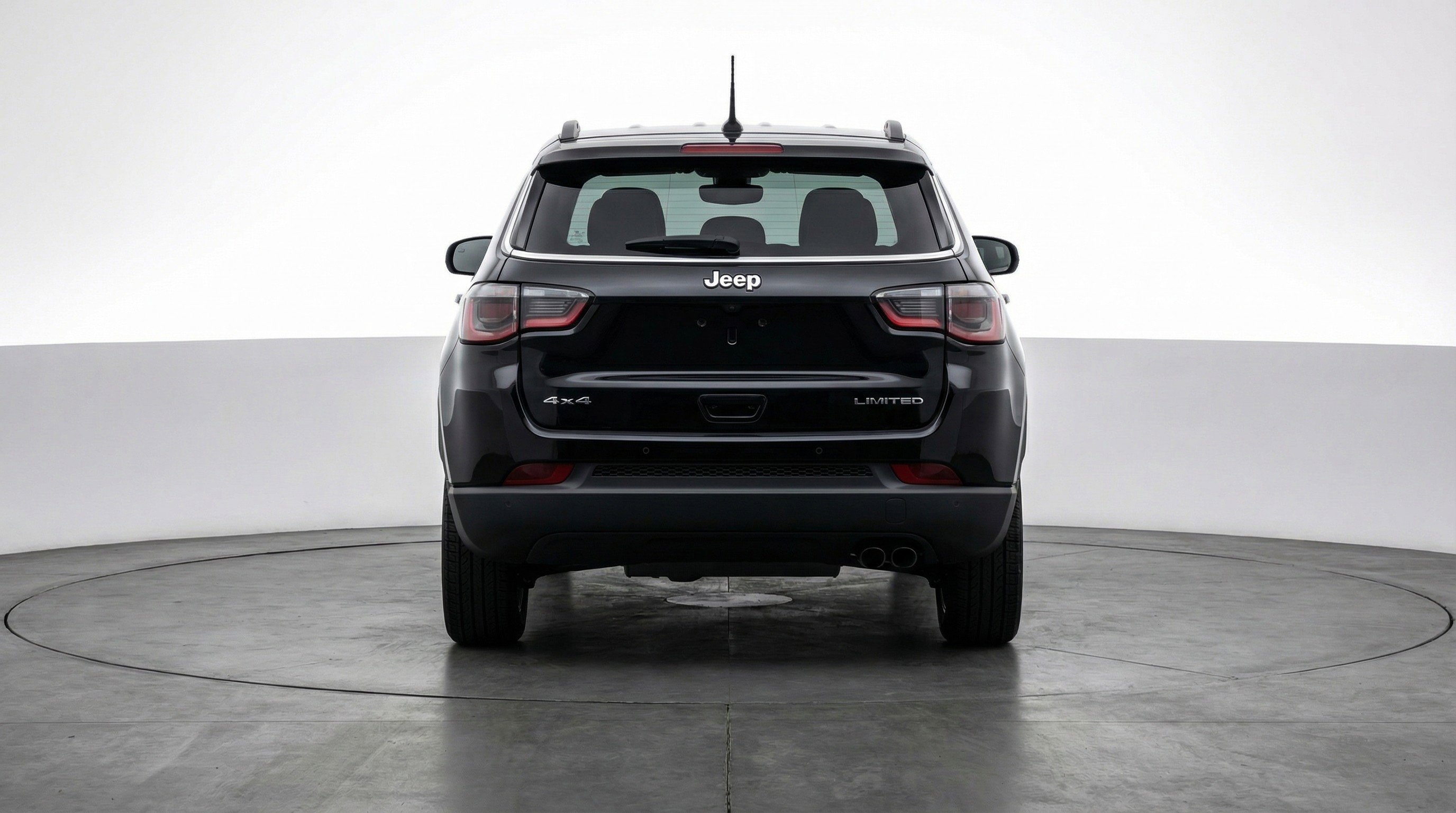 Used 2025 Jeep Compass Latitude AWD/4WD image 7