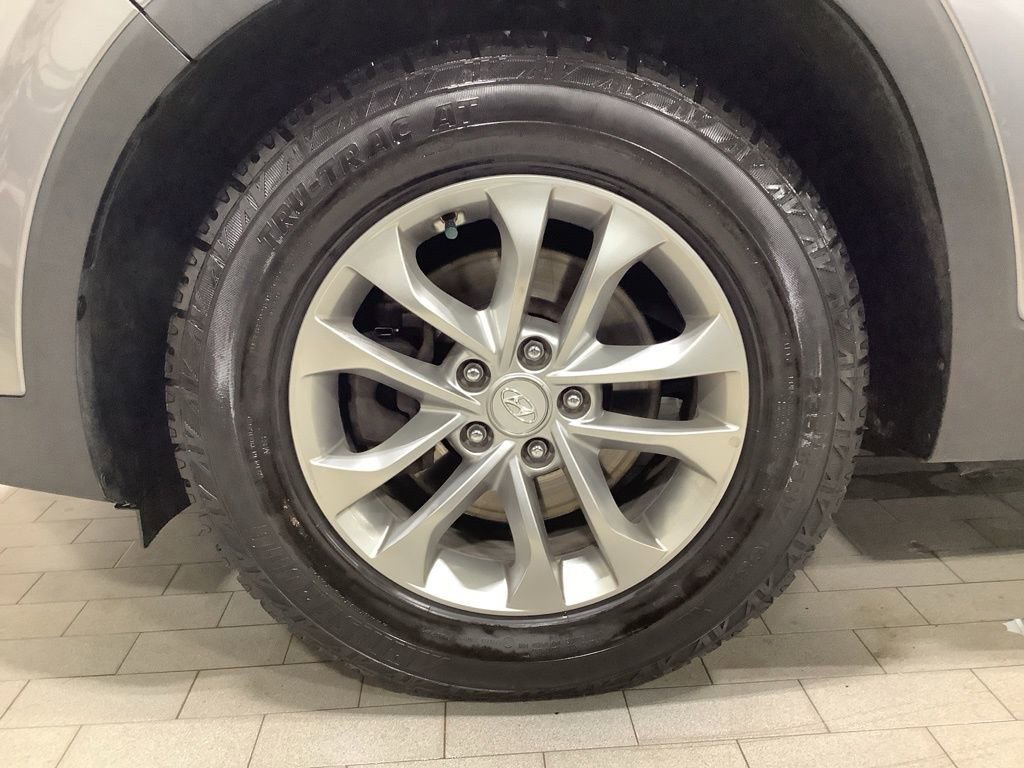 Used 2019 Hyundai Santa Fe SE image 24