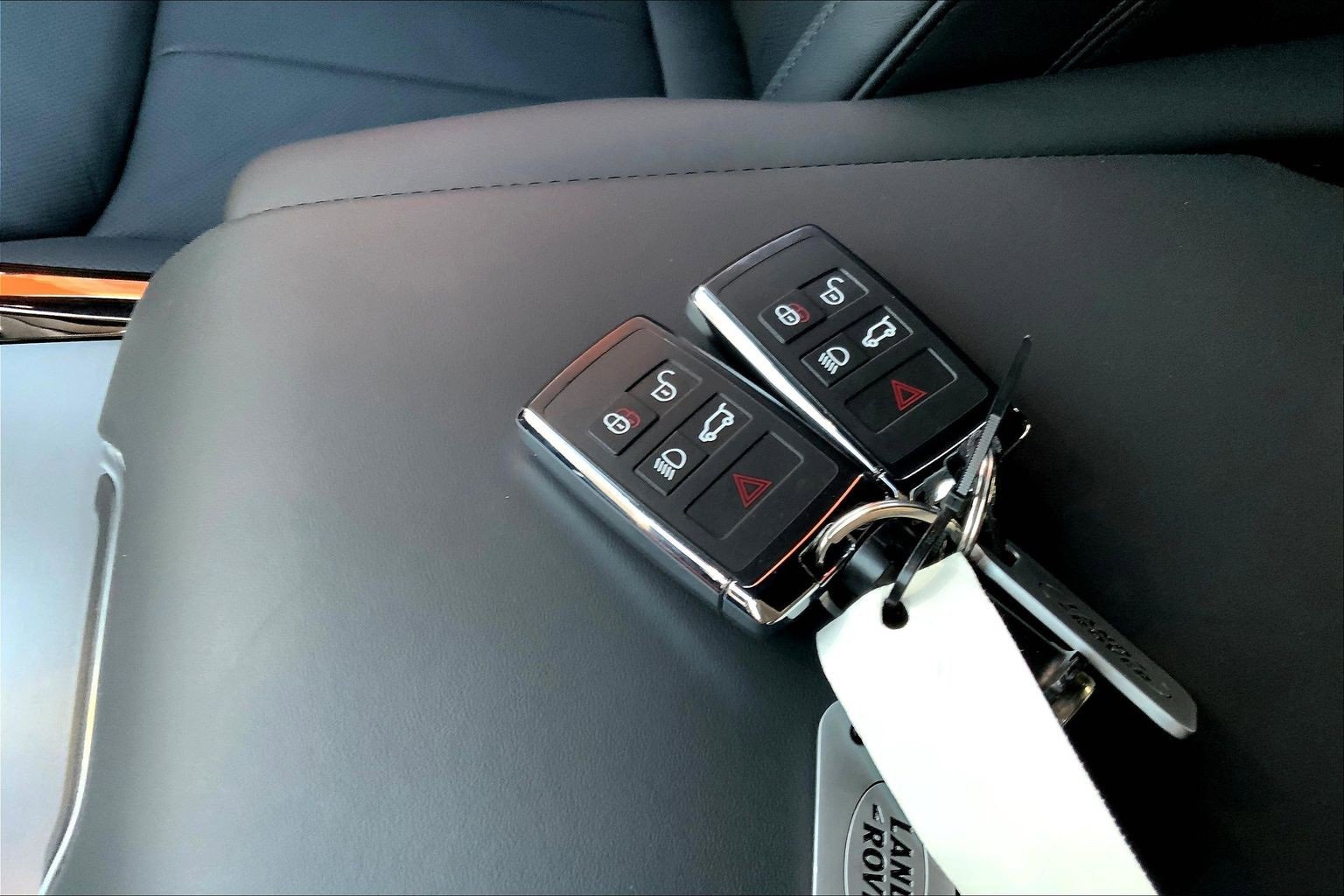 Used 2024 Land Rover Range Rover Sport SE image 13