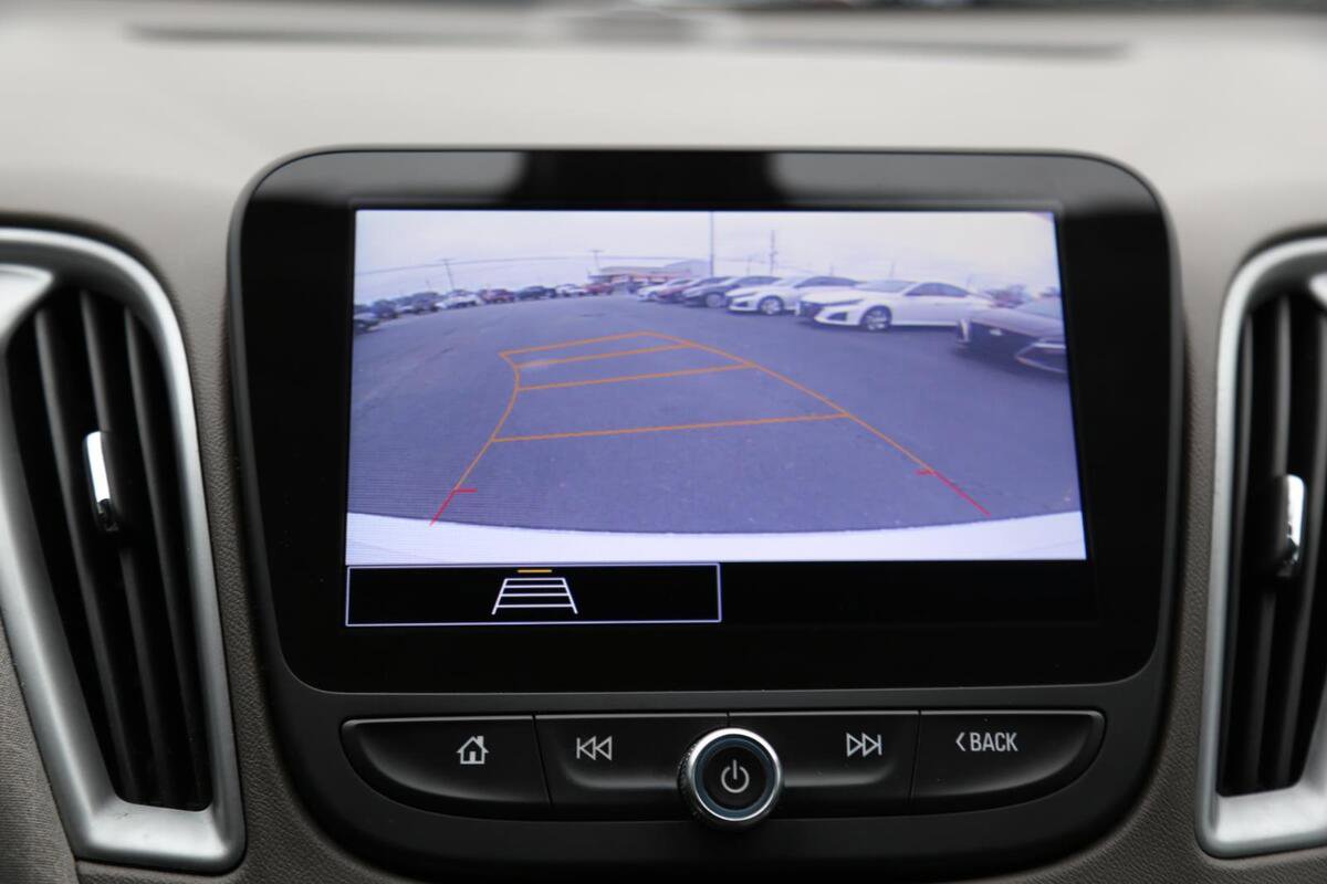 Used 2022 Chevrolet Malibu LT image 12