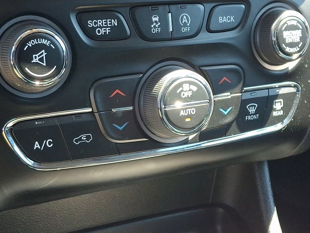 Used 2018 Jeep Cherokee Limited AWD/4WD image 15