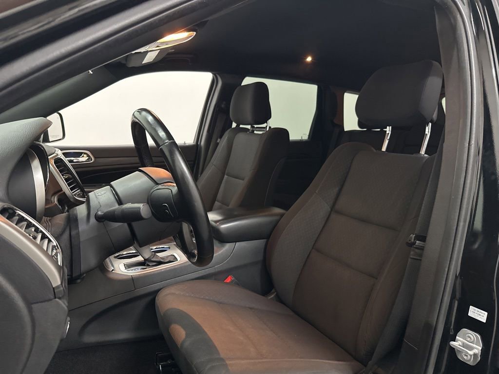 Used 2020 Jeep Grand Cherokee Laredo AWD/4WD image 27