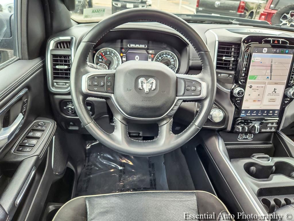Used 2024 RAM 1500 Laramie AWD/4WD image 15
