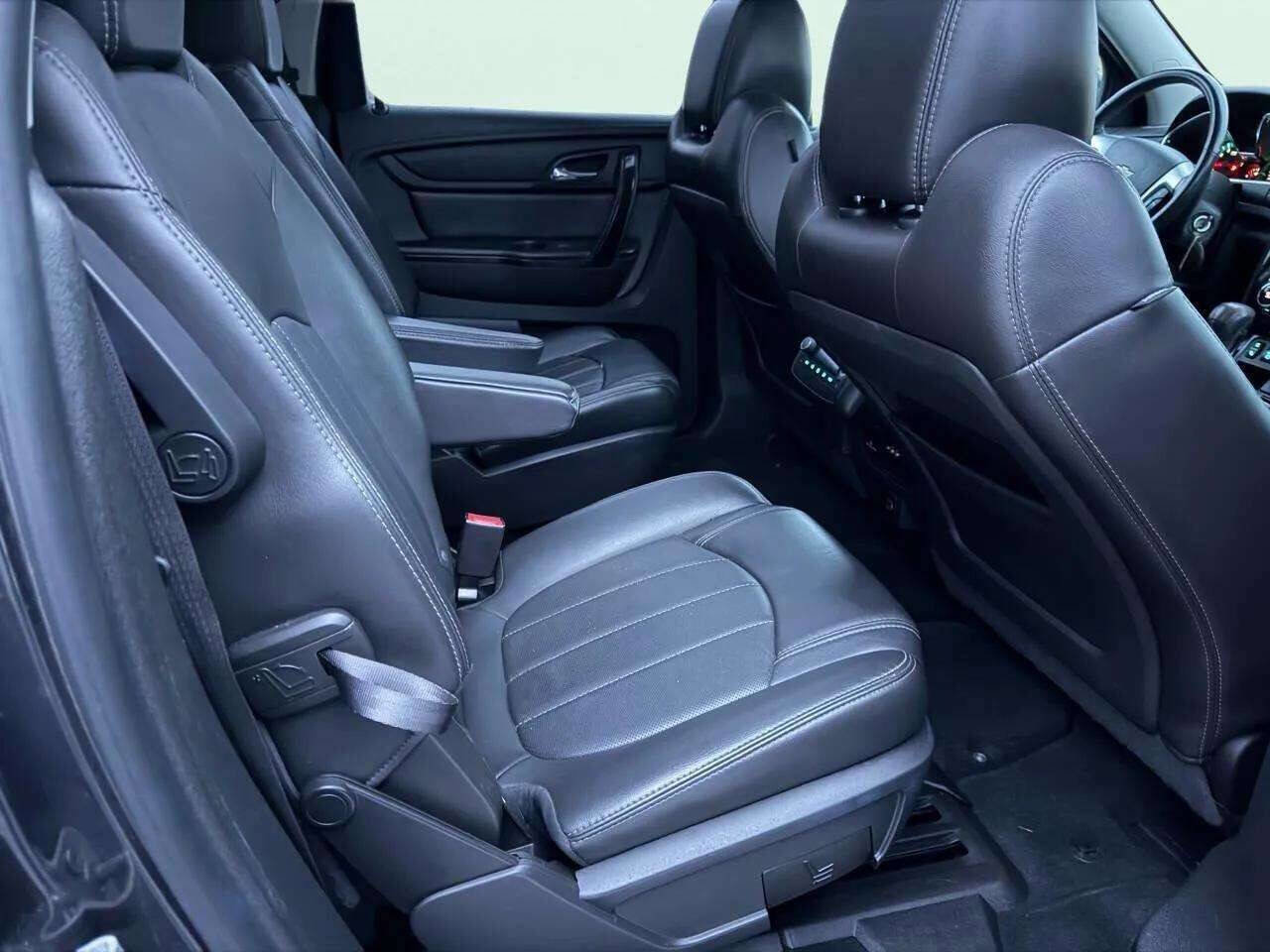Used 2017 Chevrolet Traverse Premier image 12
