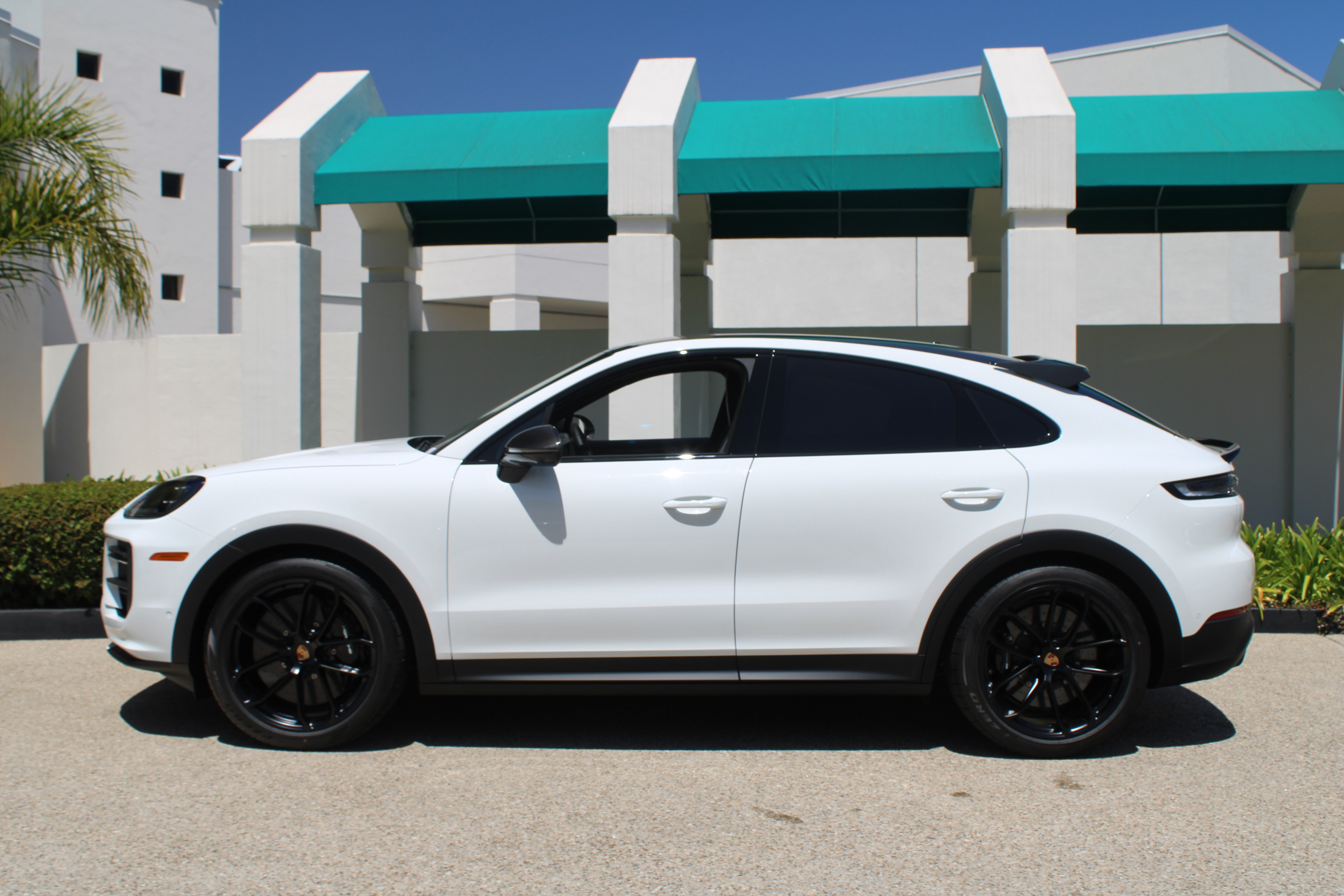 New 2026 Porsche Cayenne Turbo GT AWD/4WD image 2